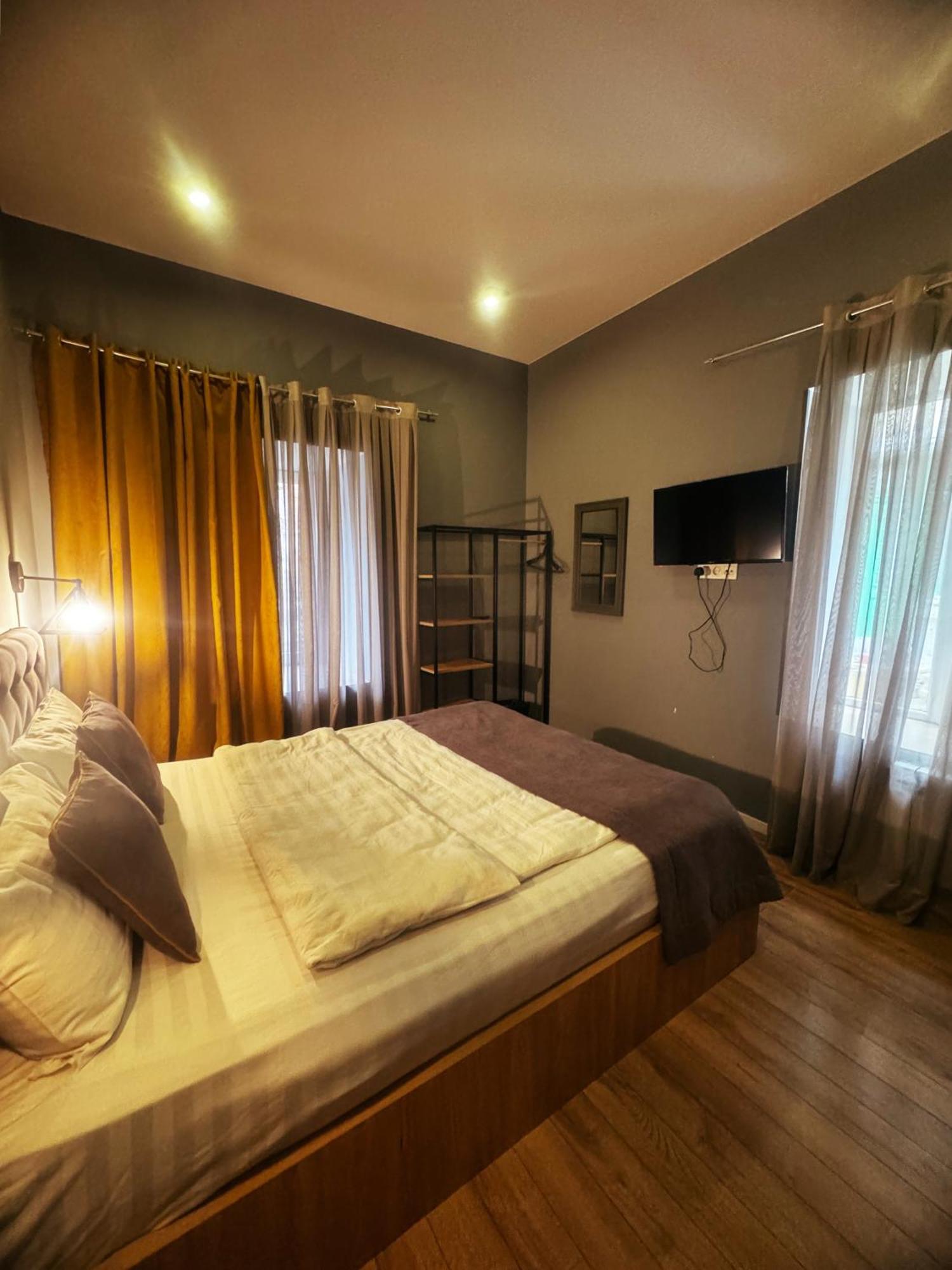 Hotel Classic Corner Tbilisi Esterno foto